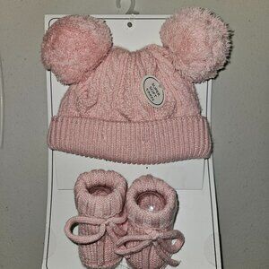 Nicole Miller Pink Hat and Bootie Set Size 0-3 Months